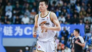 张镇麟8投3中&amp;三分6中2得到9分4板2助 加时赛最后时刻3分杀死比赛